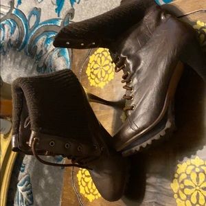 Heeled half cut boots